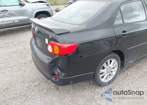 2010 Toyota Corolla S z USA, uszkodzony, nr VIN 2T1BU4EEXAC294331